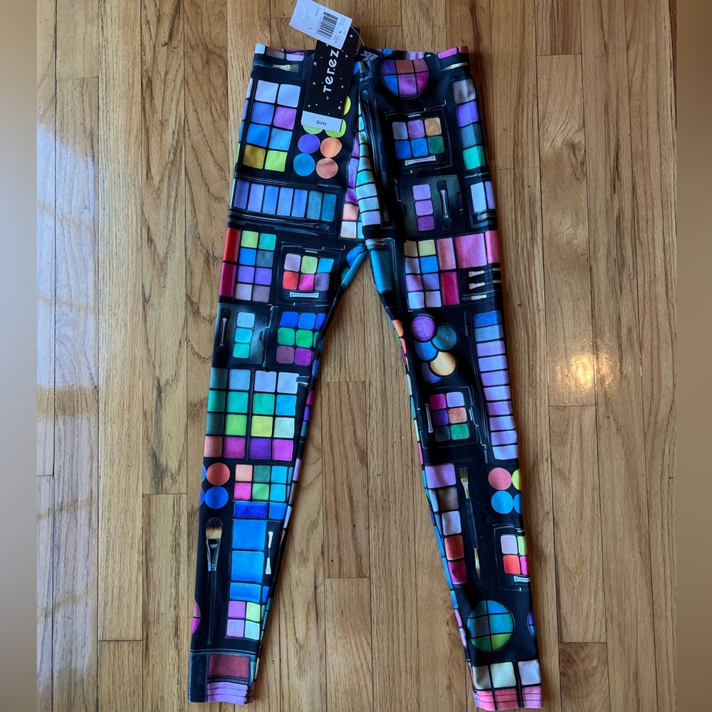 Girl terez leggings! Black base with all different color makeup pallets! NEW